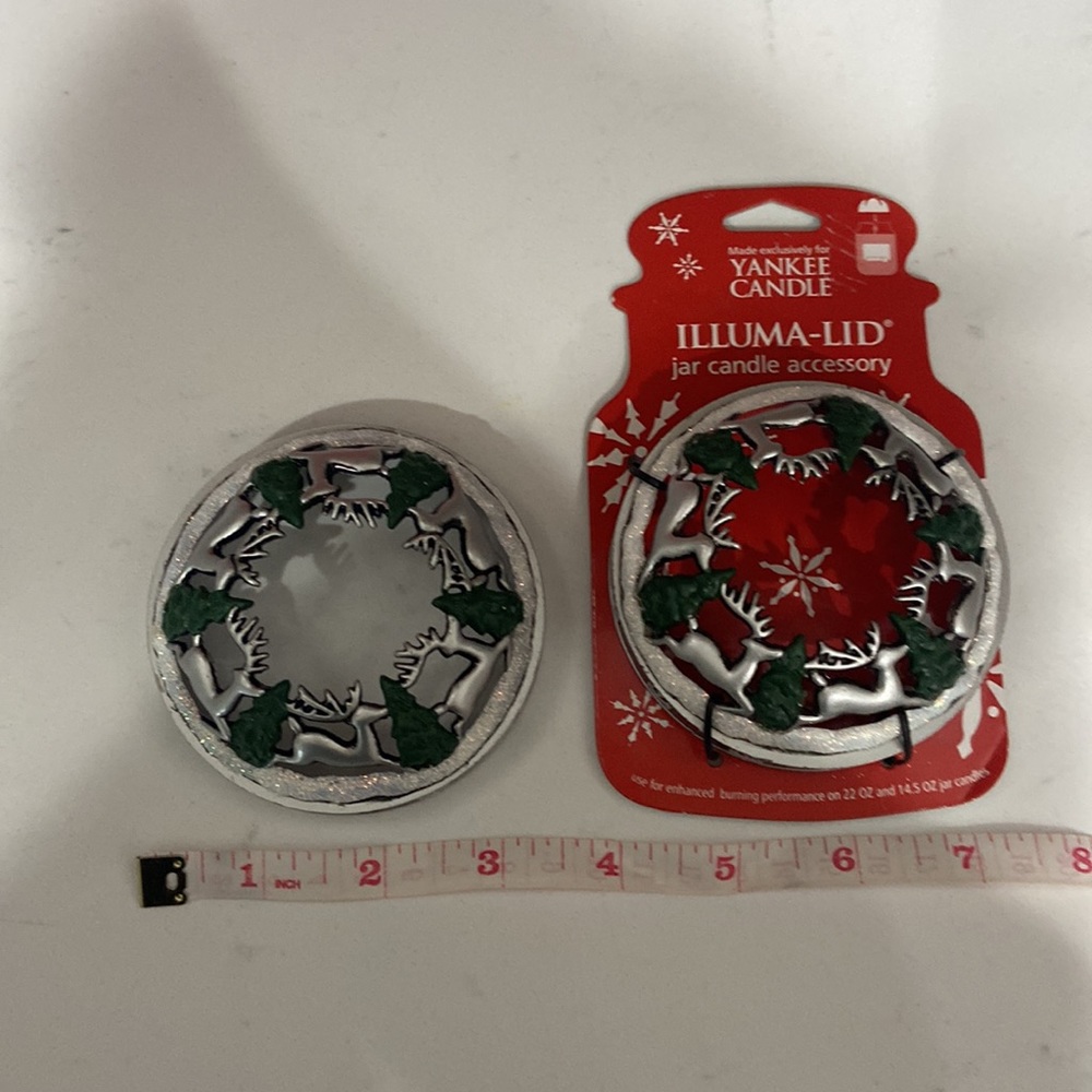 NEW Yankee Candle Christmas Winter Scene Design Illuma-Lid Jar Candle lid 2 lids - Picture 10 of 10